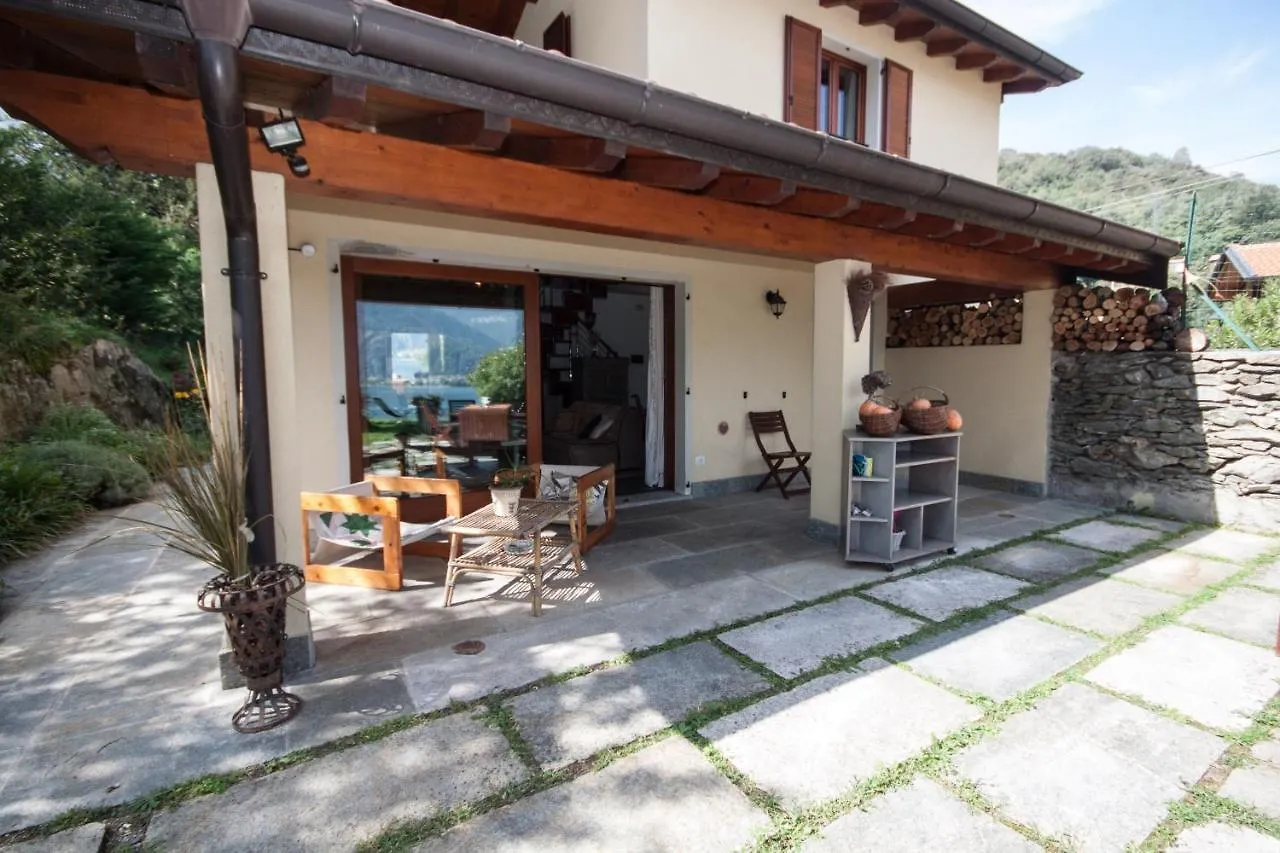 Castel Cottage - Rezzonico, San Siro By Lovecomo 0*, San Siro (Lombardy)